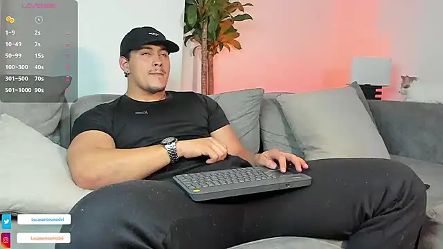Snapshot of lucasanto_ chatting on 02.12.25 lucasanto  online show from 02.12.25