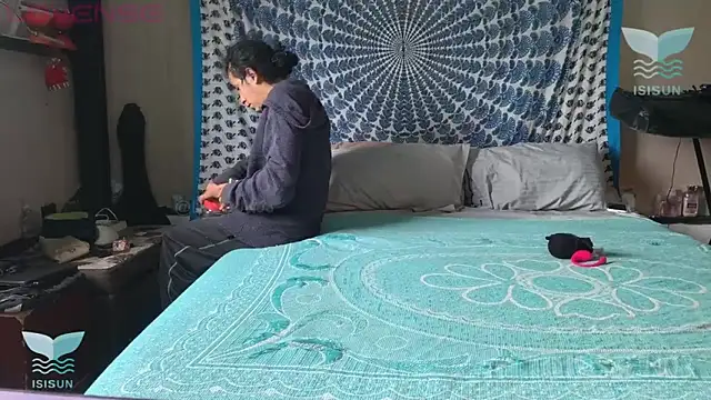 isissun03 online show from 11.27.25