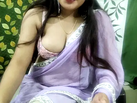Aarvi Arora online show from 02.15.25