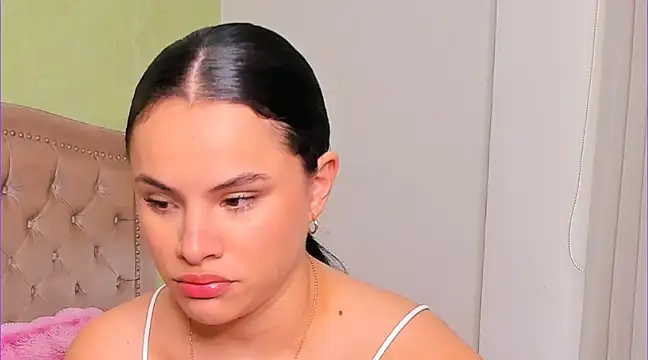 Luciluu20 online show from 02.27.25