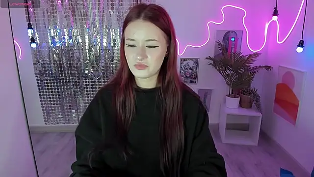 Lily Moonlight online show from 09.23.25