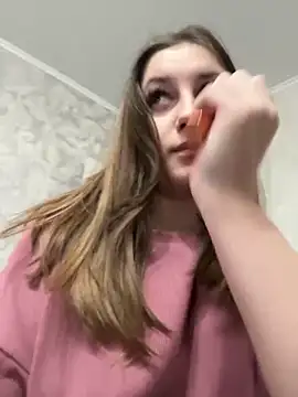 Strawberryyyyik online show from 12.23.24