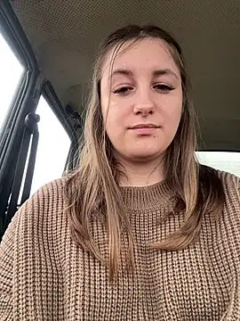 Strawberryyyyik online show from 12.28.24