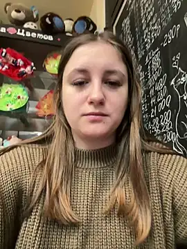 Strawberryyyyik online show from 01.17.25