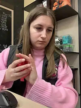 Strawberryyyyik online show from 03.19.25