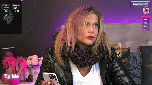 ZoeMesmerize online show from 01.15.25