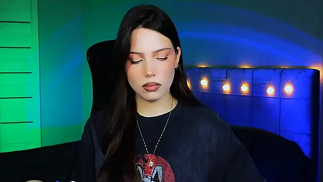 Stacy Gonzales  online show from 12.10.24