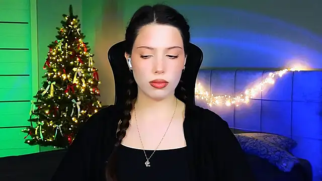 Stacy Gonzales  online show from 01.04.25