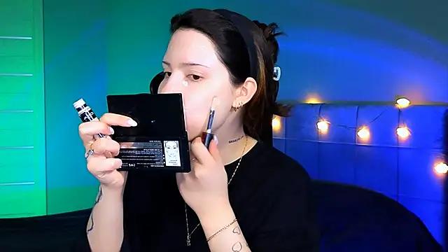 Stacy Gonzales  online show from 02.13.25