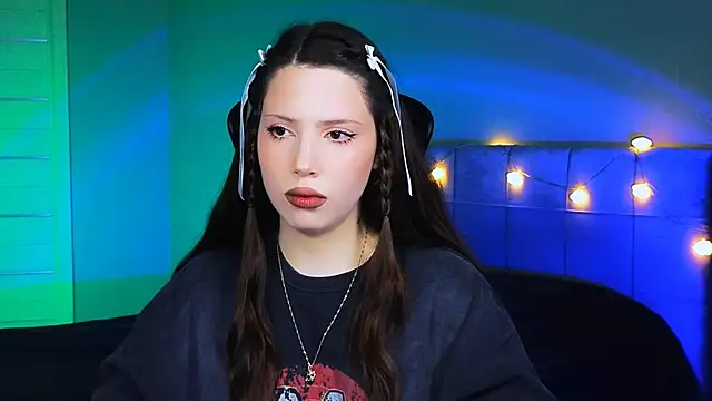 Stacy Gonzales  online show from 02.15.25