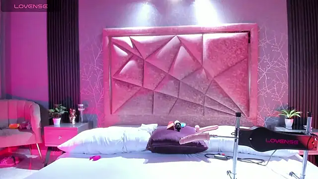 RoseTaylor   online show from 10.07.25