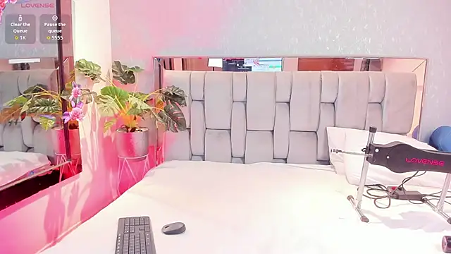 RoseTaylor   online show from 01.17.26