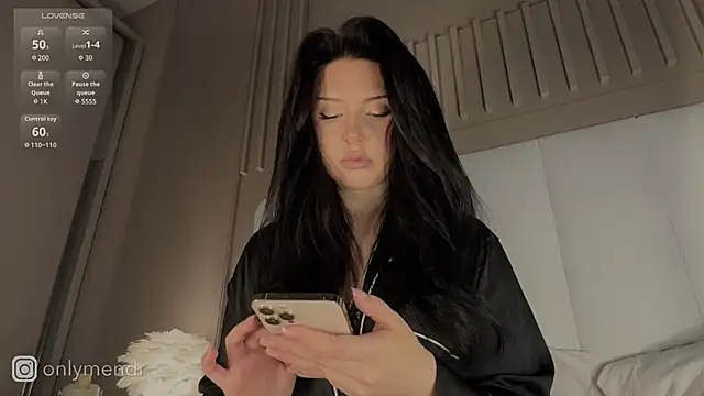 MENNDI online show from 10.07.25