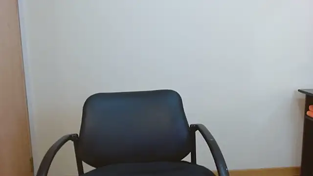 JessicaRabbit04 online show from 03.10.25