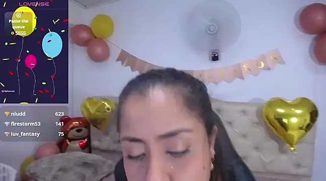 Snapshot of cristal_horny19 chatting on 03.09.25 cristal horny19 online show from 03.09.25