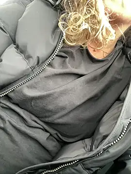 JenniLowen online show from 02.04.25