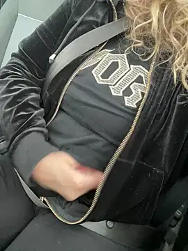 JenniLowen online show from 02.12.25