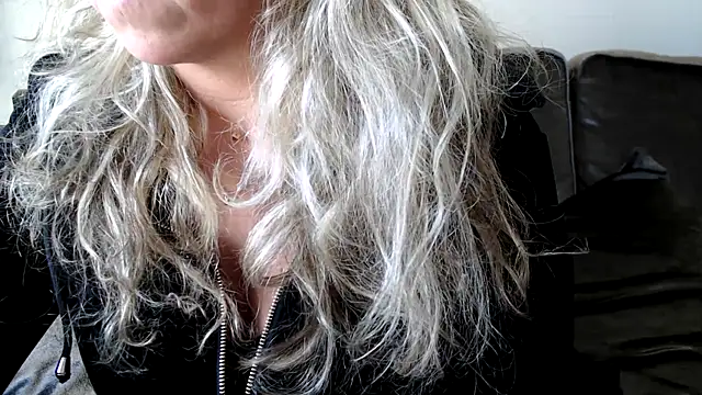 JenniLowen online show from 03.06.25