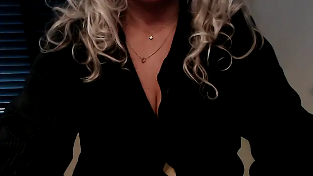 JenniLowen online show from 10.12.25