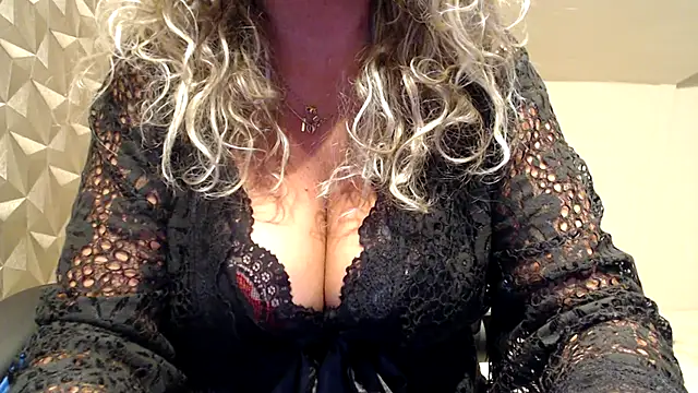 JenniLowen online show from 10.26.25