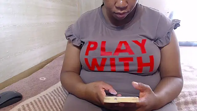 Snapshot of FlavoredNia chatting on 12.09.24 FlavoredNia online show from 12.09.24