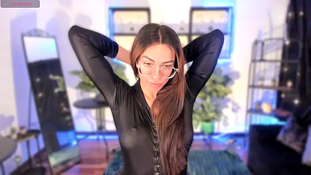 Snapshot of electra_goddes chatting on 10.11.25 electra goddes online show from 10.11.25