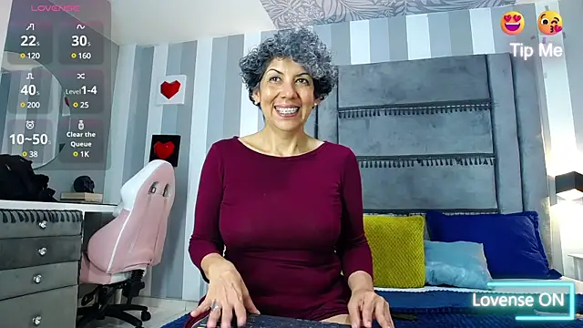 Snapshot of Julianewell chatting on 02.08.25 Julianewell online show from 02.08.25