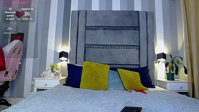 Julianewell online show from 02.11.26