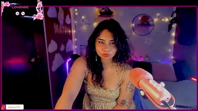 kiki cavilll online show from 09.11.25