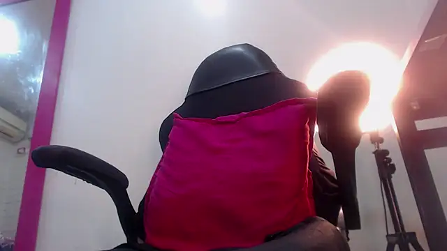 DirtyNaughXX online show from 10.10.25