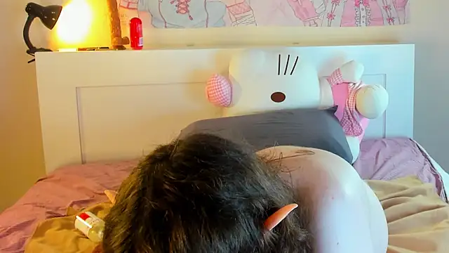 kuraii1  online show from 12.26.24