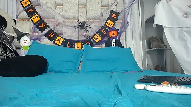 KOURTNEY-- online show from 11.02.25