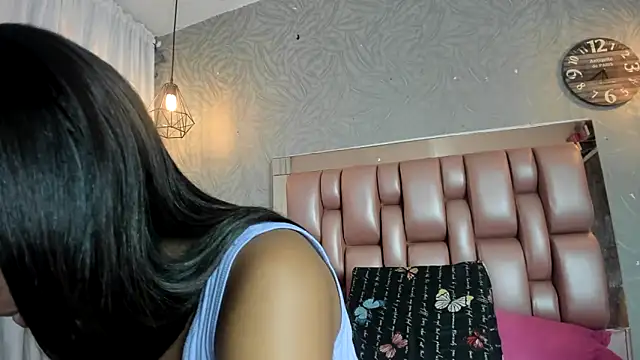 KOURTNEY-- online show from 11.29.25