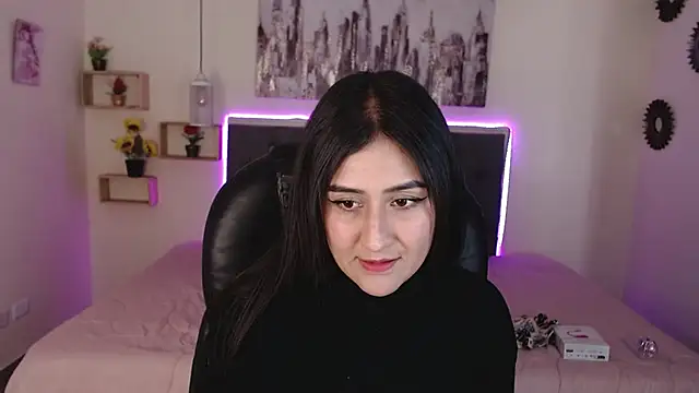 Snapshot of mia_aira chatting on 12.17.24 mia aira online show from 12.17.24