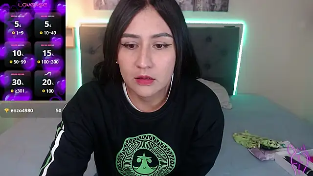 Snapshot of mia_aira chatting on 02.14.25 mia aira online show from 02.14.25
