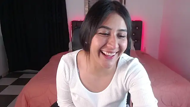 Snapshot of mia_aira chatting on 02.24.25 mia aira online show from 02.24.25