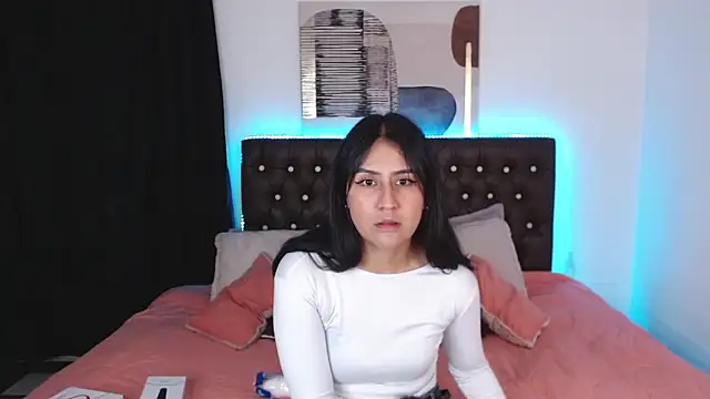Snapshot of mia_aira chatting on 03.04.25 mia aira online show from 03.04.25