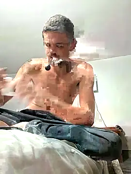 Snapshot of Puusy780 chatting on 10.04.25 Puusy780 online show from 10.04.25