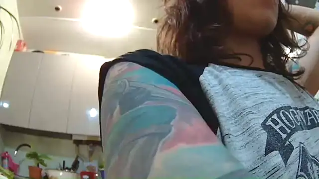 Snapshot of BroadFantasy chatting on 10.03.25 BroadFantasy online show from 10.03.25