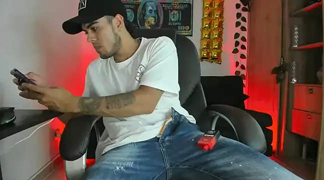 mikee scooth online show from 01.05.25