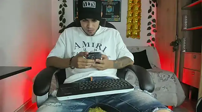mikee scooth online show from 01.07.25