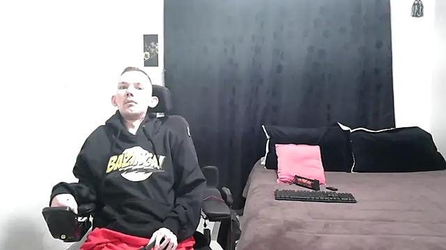 Snapshot of Sophia_and_Thomas chatting on 01.01.25 Sophia and Thomas online show from 01.01.25