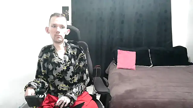Snapshot of Sophia_and_Thomas chatting on 01.03.25 Sophia and Thomas online show from 01.03.25