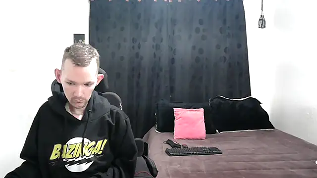 Snapshot of Sophia_and_Thomas chatting on 01.06.25 Sophia and Thomas online show from 01.06.25