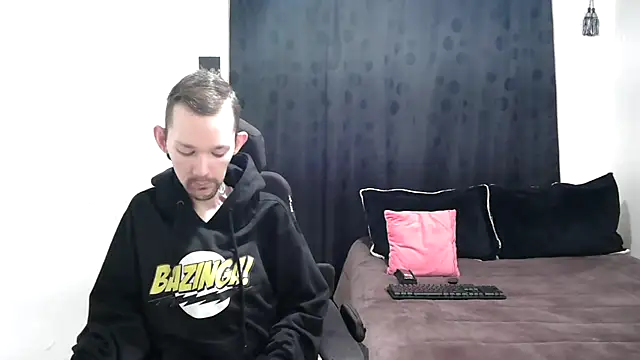 Snapshot of Sophia_and_Thomas chatting on 02.16.25 Sophia and Thomas online show from 02.16.25