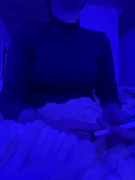 Snapshot of queenlo_xxx chatting on 12.28.24 queenlo xxx online show from 12.28.24