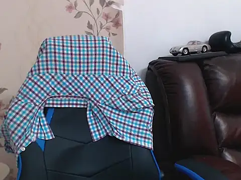 Leo 1617 online show from 04.05.26