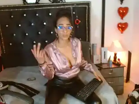 Snapshot of SamaraMartinez chatting on 03.21.25 SamaraMartinez online show from 03.21.25