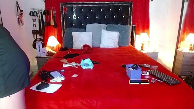 Snapshot of SamaraMartinez chatting on 10.01.25 SamaraMartinez online show from 10.01.25