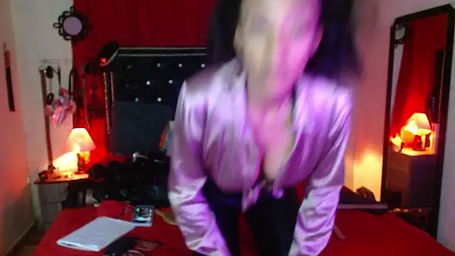 Snapshot of SamaraMartinez chatting on 10.27.25 SamaraMartinez online show from 10.27.25